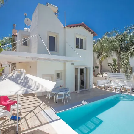 3-schlafzimmer-luxusvilla Mit Pool Und Teilweise Meerblick By Interhome *