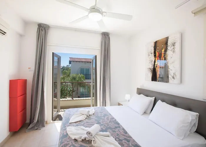 Casa vacanze 3-schlafzimmer-luxusvilla Mit Pool Und Teilweise Meerblick By Interhome *