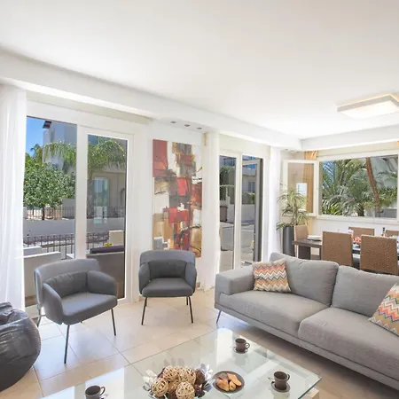 بيت للعطل 3-schlafzimmer-luxusvilla Mit Pool Und Teilweise Meerblick By Interhome *