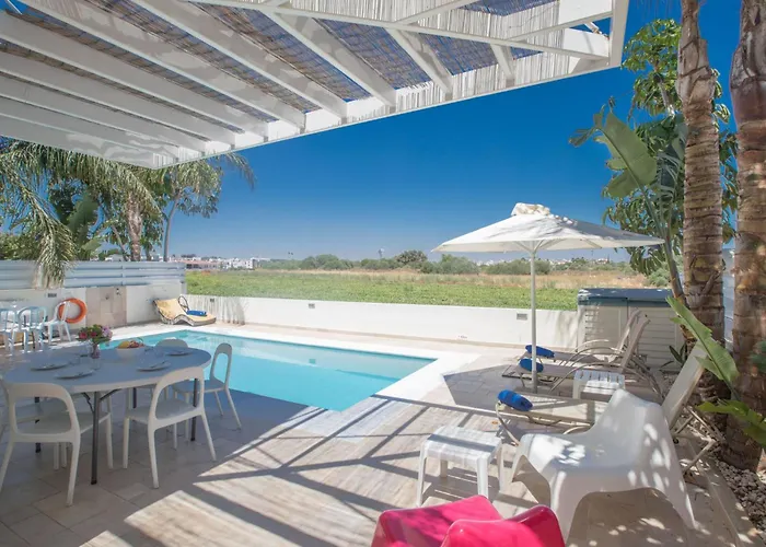 Feriehus 3-schlafzimmer-luxusvilla Mit Pool Und Teilweise Meerblick By Interhome *