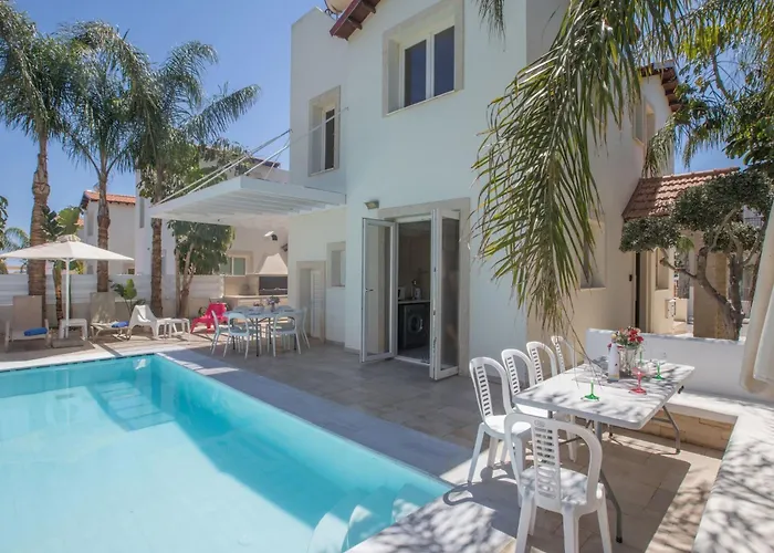 Feriehus 3-schlafzimmer-luxusvilla Mit Pool Und Teilweise Meerblick By Interhome *