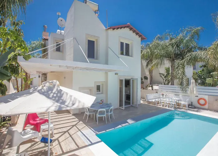 3-schlafzimmer-luxusvilla Mit Pool Und Teilweise Meerblick By Interhome *