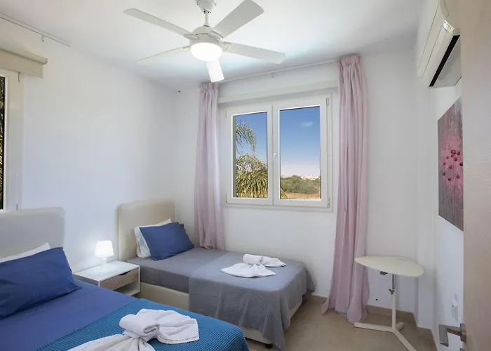 3-schlafzimmer-luxusvilla Mit Pool Und Teilweise Meerblick By Interhome * Protaras